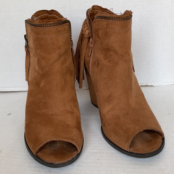 DV bootie with fringe open toe faux leather 7.5 - Picture 4 of 8